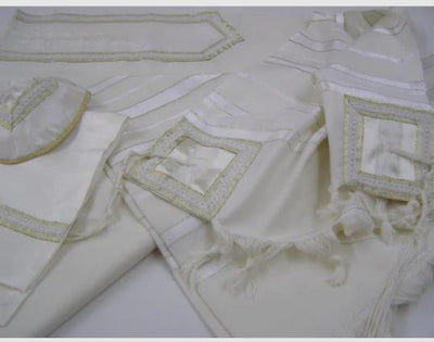 Choosing the Perfect Tallit: Exploring Fabric Options for Your Prayer Shawl
